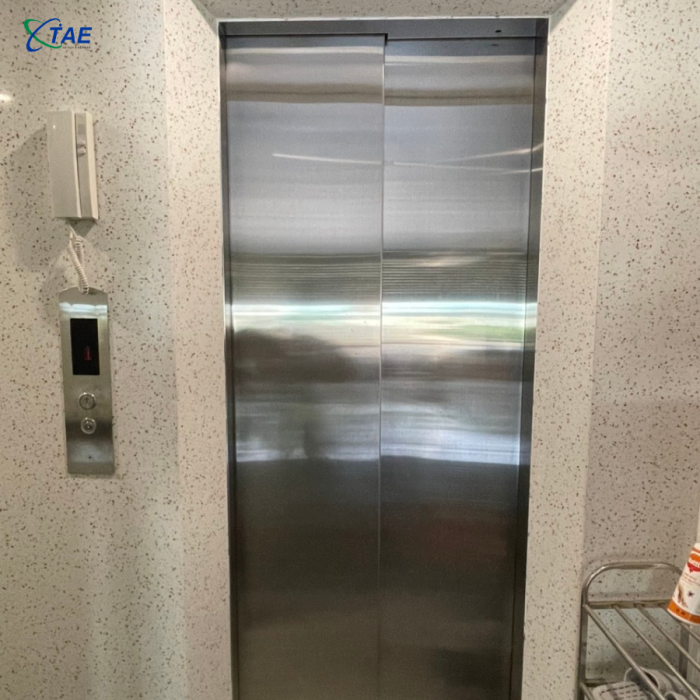 Thang máy inox cửa lùa