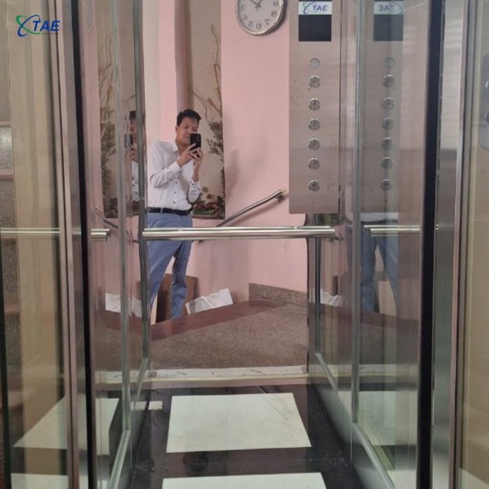 thang máy gia đình mini hai cánh tự động